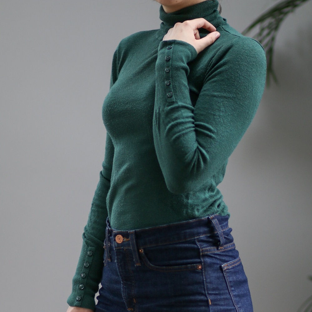 Atmosphere Green Turtleneck Sweater Small